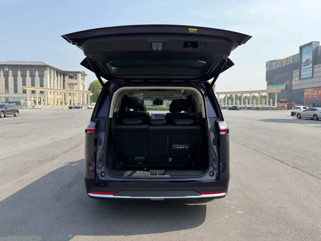 GAC Trumpchi E8 — Фото автомобиля 17