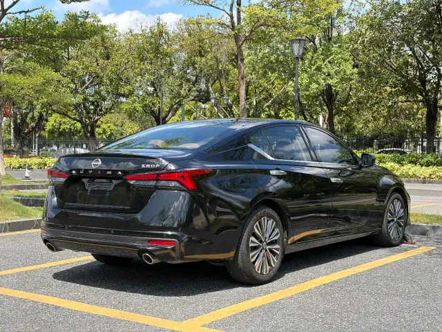 Nissan Teana — Фото автомобиля 6