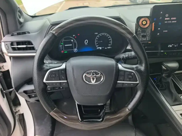 Toyota Granvia — Фото автомобиля 10