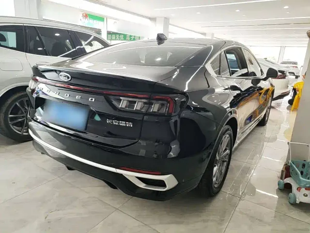 Ford Mondeo — Фото автомобиля 6
