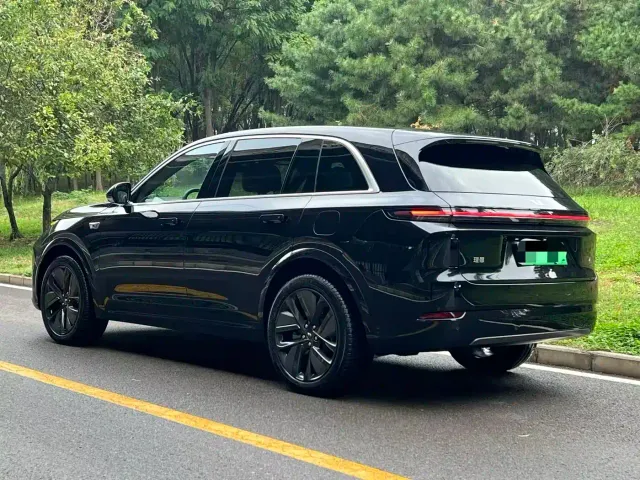 Li Auto L7 — Фото автомобиля 3