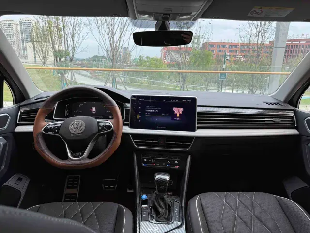 Volkswagen Tiguan L — Фото автомобиля 21