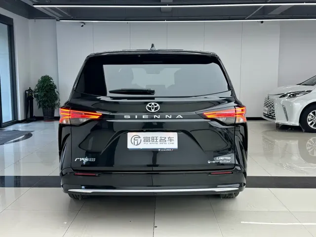 Toyota Sienna — Фото автомобиля 21