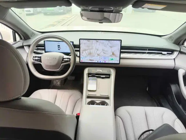 Roewe M7 DMH — Фото автомобиля 12