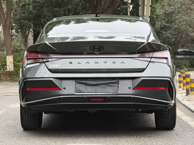 Hyundai Elantra — Фото автомобиля 6