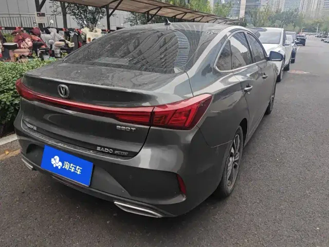 Changan Eado — Фото автомобиля 3