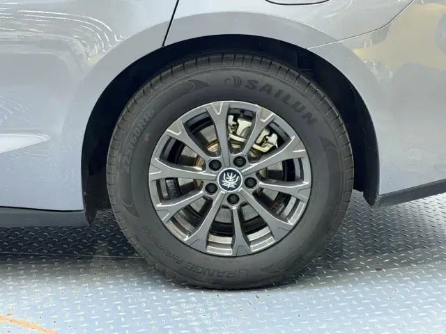 BYD Qin L — Фото автомобиля 10