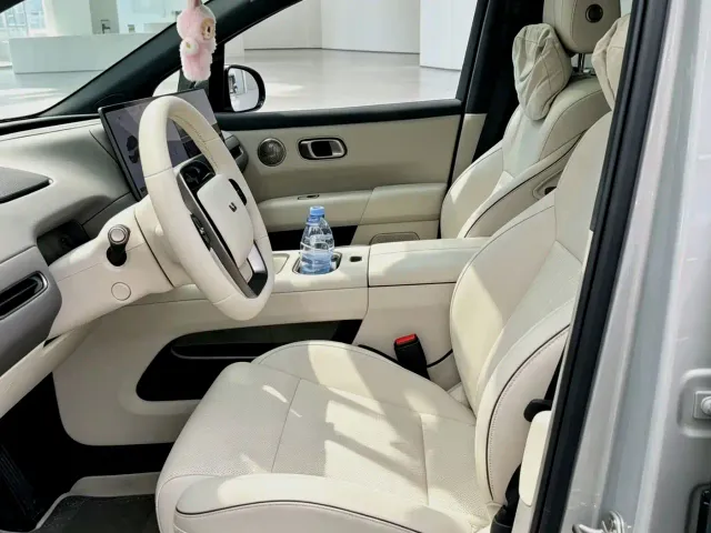 Li Auto i6 — Фото автомобиля 10