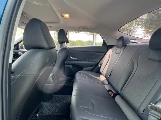 Hyundai Elantra — Фото автомобиля 9