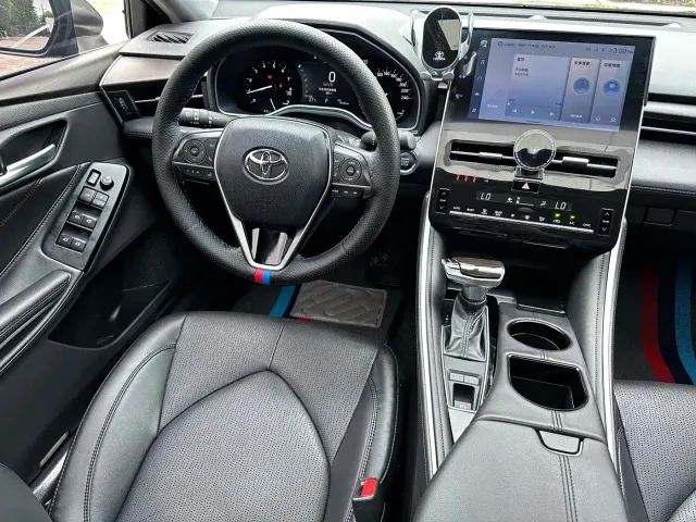 Toyota Avalon — Фото автомобиля 24