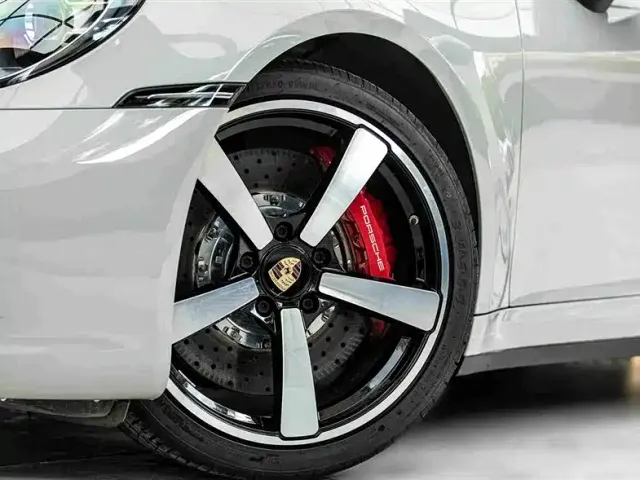 Porsche 911 — Фото автомобиля 6