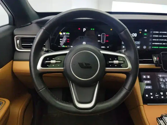 Li Auto ONE — Фото автомобиля 15