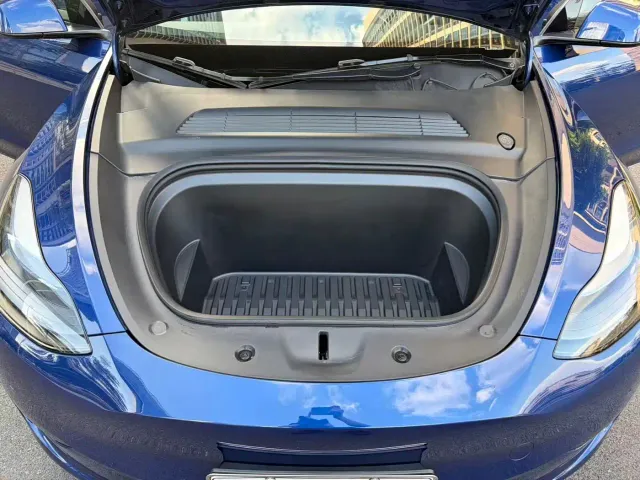 Tesla Model Y — Фото автомобиля 19
