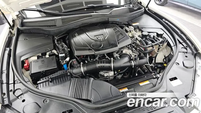 Maserati Levante — Фото автомобиля 6