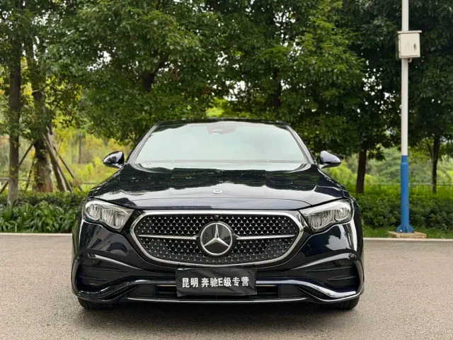 Mercedes-Benz E-Class — Фото автомобиля 2