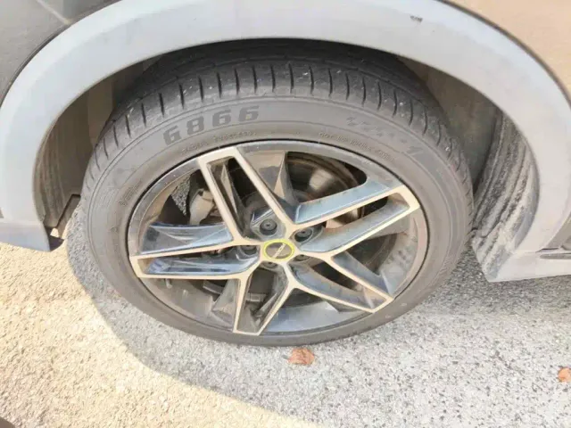 Roewe RX5 — Фото автомобиля 7