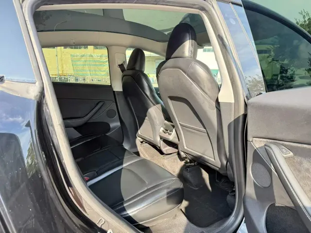 Tesla Model Y — Фото автомобиля 7