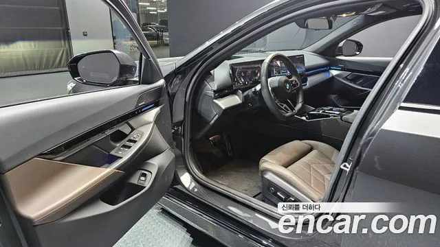 BMW 5-Series — Фото автомобиля 11