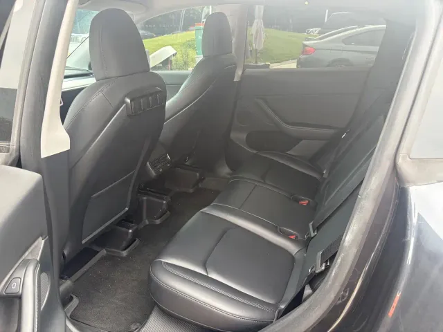 Tesla Model Y — Фото автомобиля 5