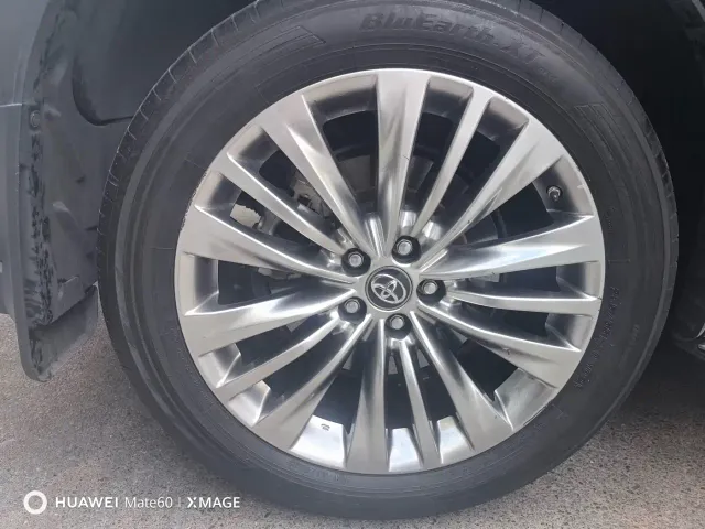 Toyota Highlander — Фото автомобиля 9