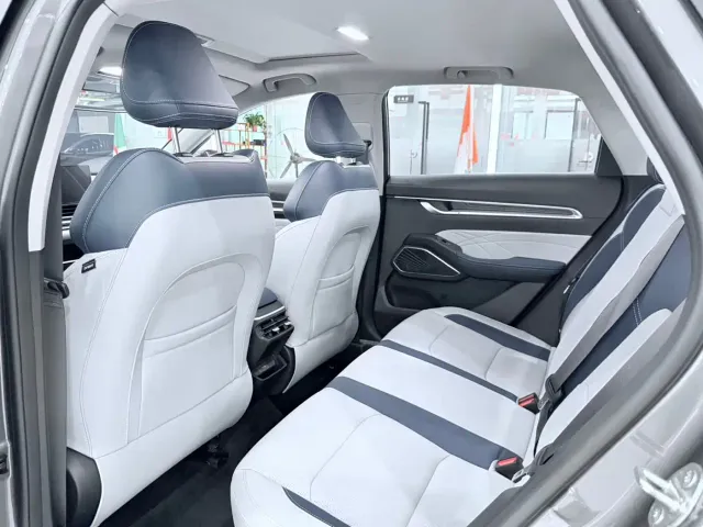 Geely Emgrand — Фото автомобиля 6