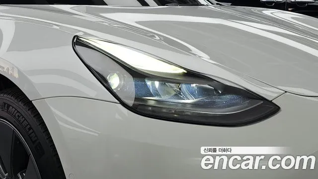 Tesla Model 3 — Фото автомобиля 7