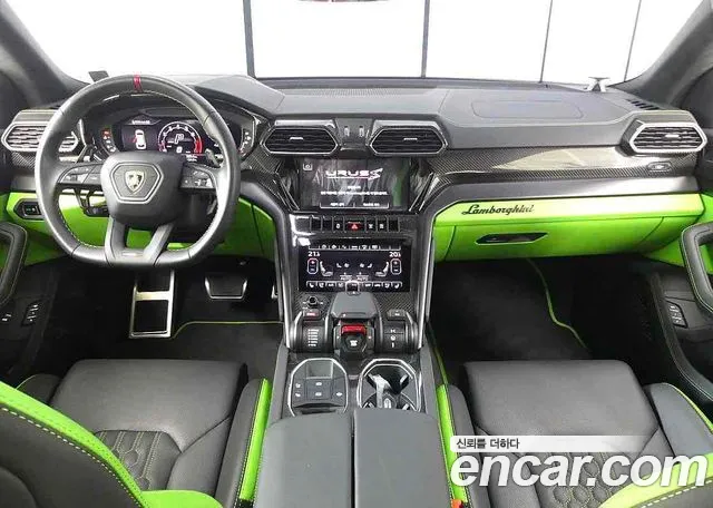 Lamborghini Urus — Фото автомобиля 4
