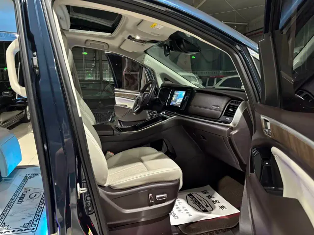 GAC Trumpchi M8 — Фото автомобиля 13