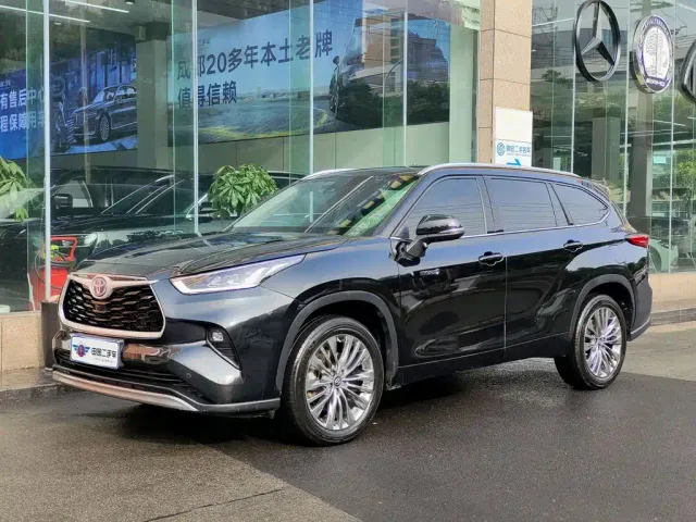 Фотография автомобиля — Toyota Highlander