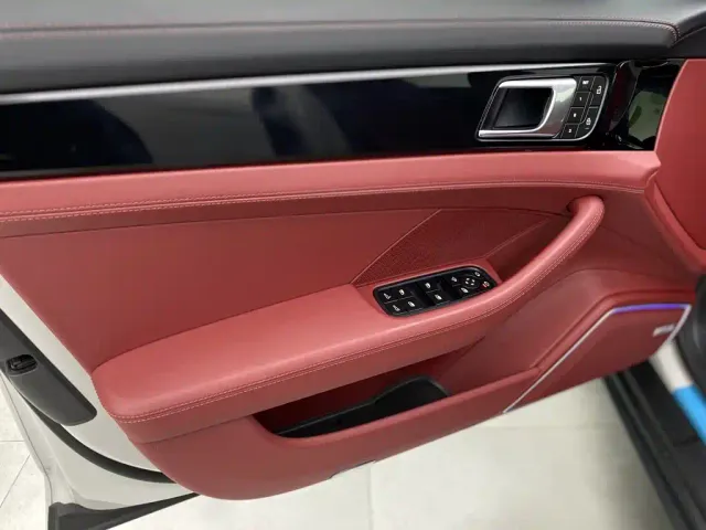 Porsche Panamera — Фото автомобиля 19