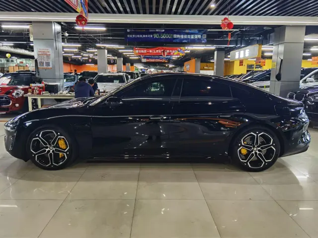 Xiaomi SU7 — Фото автомобиля 4
