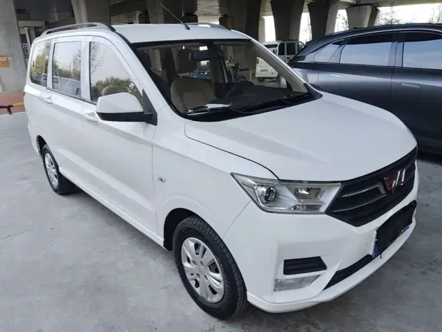 Wuling Hongguang — Фото автомобиля 3