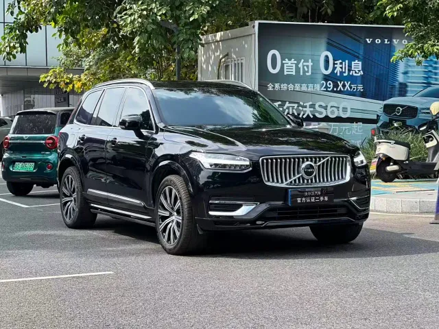 Volvo XC90 — Фото автомобиля 3