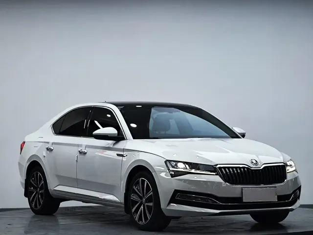 Skoda Superb — Фото автомобиля 4