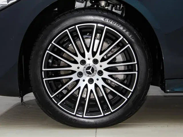 Mercedes-Benz C-Class — Фото автомобиля 12
