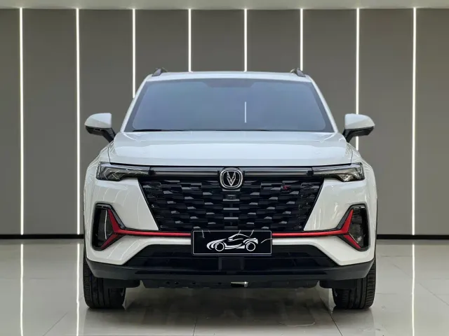 Changan CS35 Plus — Фото автомобиля 2