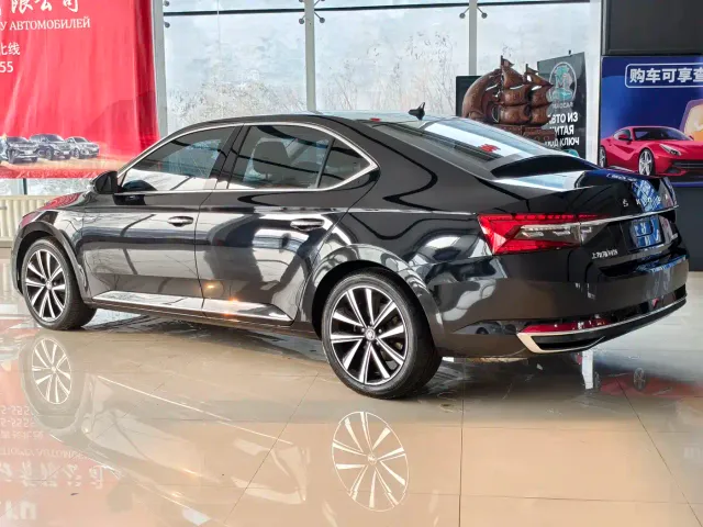 Skoda Superb — Фото автомобиля 17