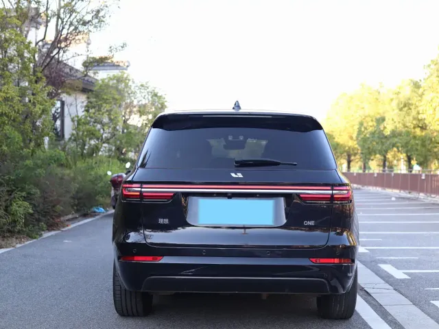 Li Auto ONE — Фото автомобиля 6