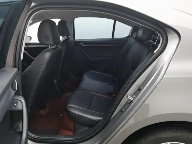 Skoda Octavia — Фото автомобиля 15