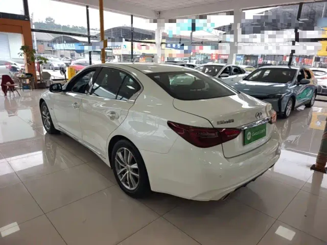 Infiniti Q50L — Фото автомобиля 4