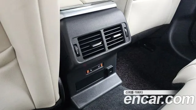 Land Rover Range Rover Velar Range Rover Velar 2.0 P250 R-Dynamic SE — Фото автомобиля 16