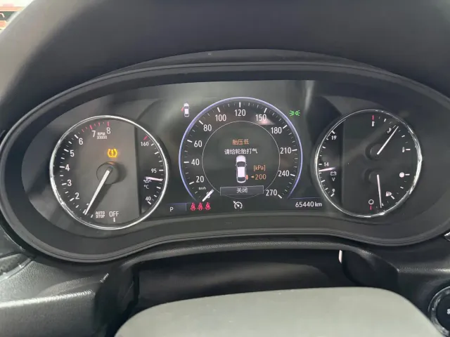 Buick Regal — Фото автомобиля 7