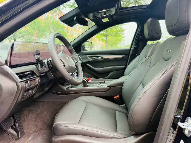 Cadillac CT5 — Фото автомобиля 15