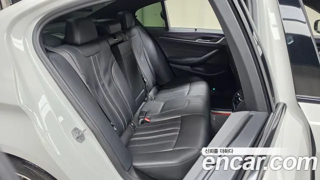 BMW 5 Series G30 — Фото автомобиля 18