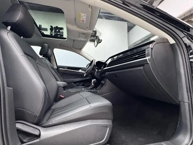 Volkswagen Passat — Фото автомобиля 11
