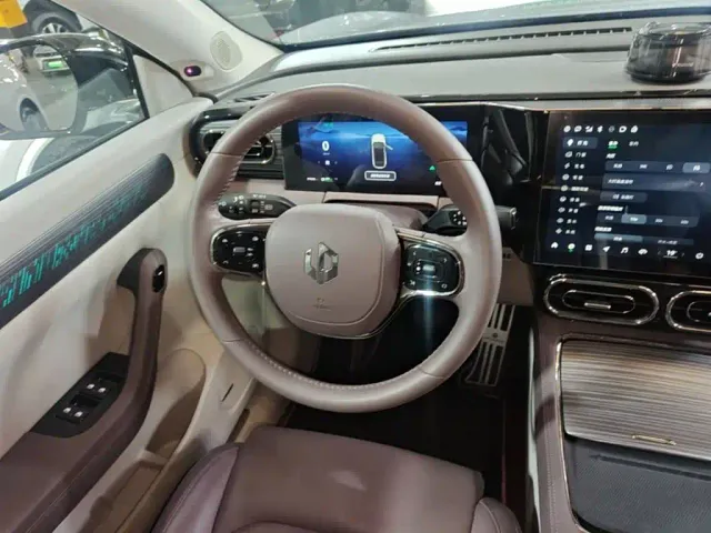 Leapmotor C11 — Фото автомобиля 10