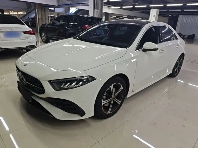 Фотография автомобиля — Mercedes-Benz A-Class