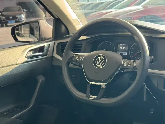 Volkswagen Polo — Фото автомобиля 13