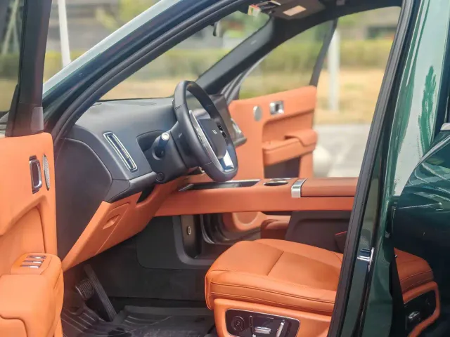 Li Auto L9 — Фото автомобиля 6