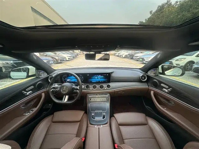 Mercedes-Benz E-Class — Фото автомобиля 12